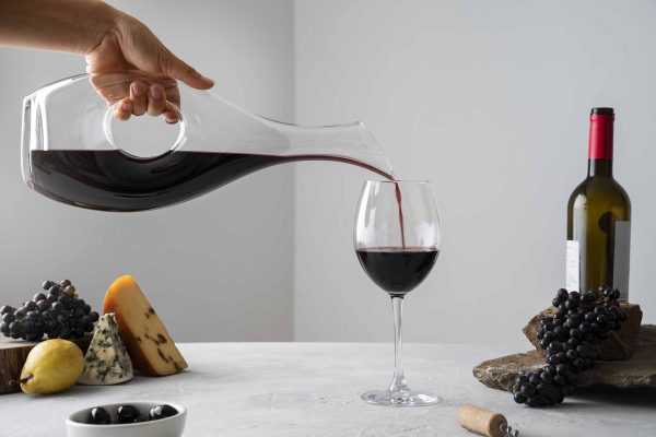 Quanto deve decantare il vino